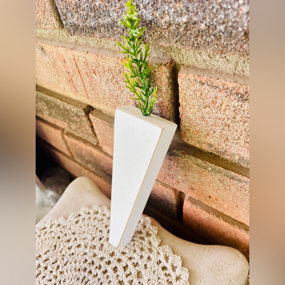 *White Wooden Deco Carrot - Picture 10 of 12